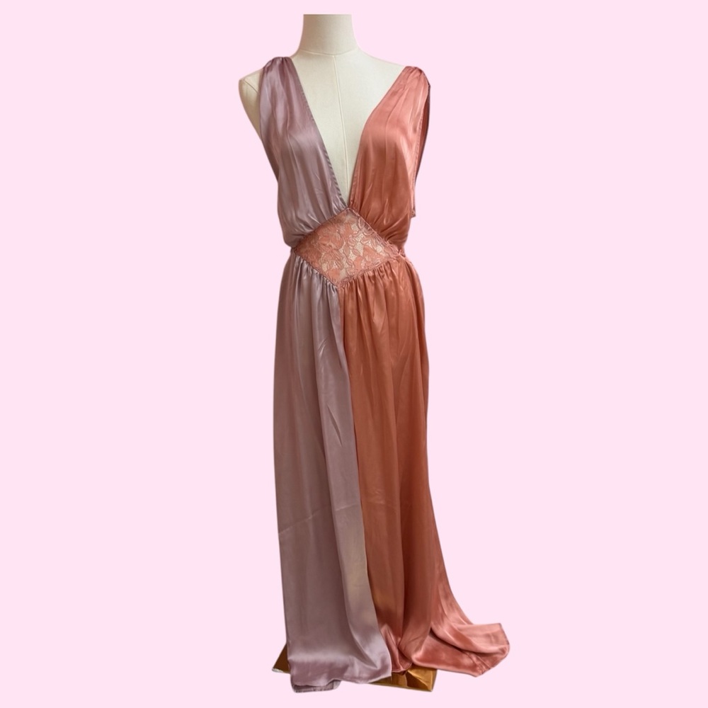 Two-tone Maxi Dress with Plunging V-neck and Flowing Skirt